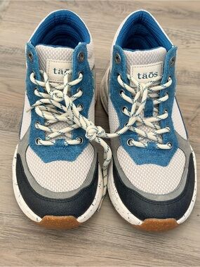 taös Mesh & Suede Sneaker Grey Blue Sz 7.5